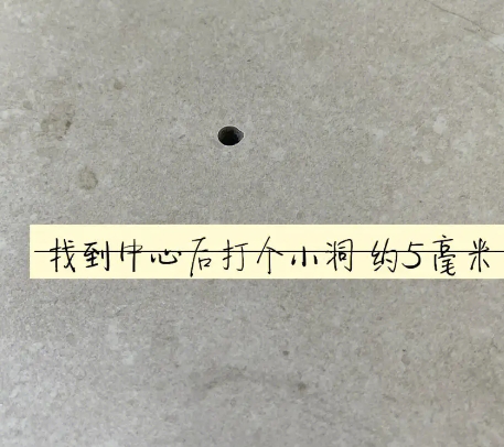 普兰瓷砖空鼓维修公司专业解答在瓷砖铺贴过程中，如果砂料搅拌不均匀，将会带来以下问题