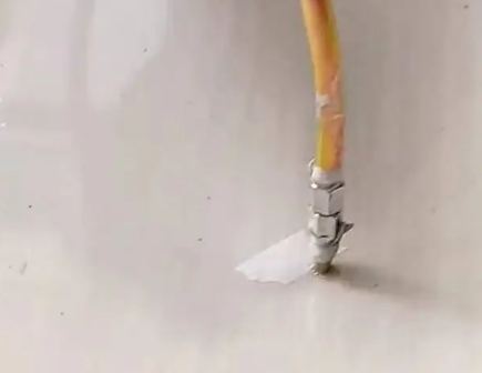 普兰瓷砖空鼓维修公司专业解答在瓷砖铺贴过程中，如果使用的砂料过粗（如全部使用了粗砂），可能会导致以下问题